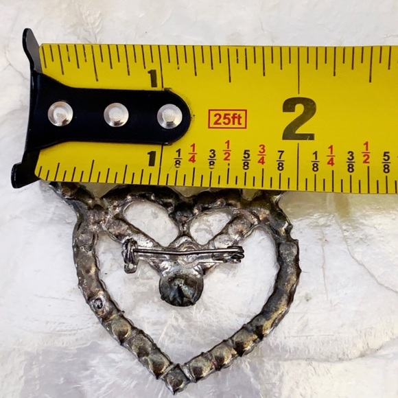 Vintage Silver Tone Large Heart Rhinestone Center Arrow Statement Brooch Love - Picture 9 of 10